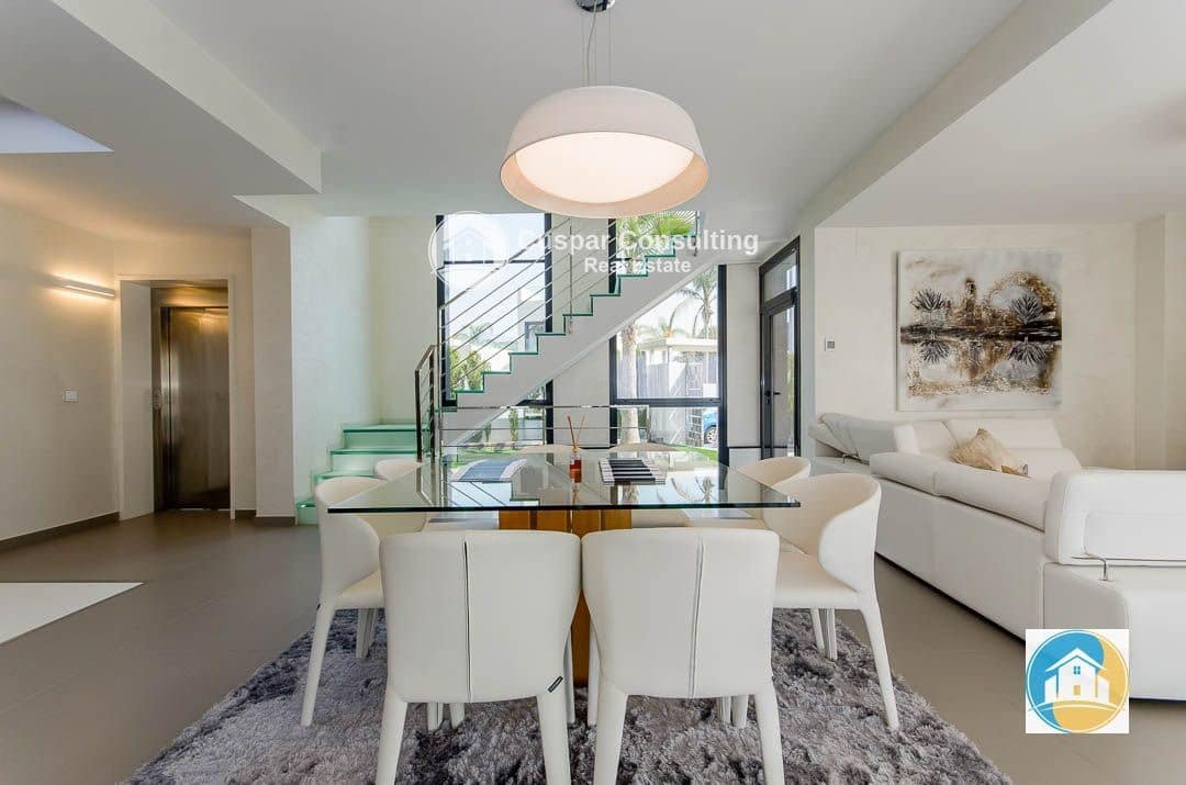 4 sovrum Villa till salu i Orihuela Costa med pool garage - 1 050 000 € (Ref: 8556015)