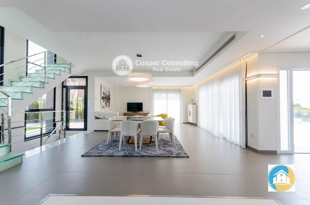 4 sovrum Villa till salu i Orihuela Costa med pool garage - 1 050 000 € (Ref: 8556015)