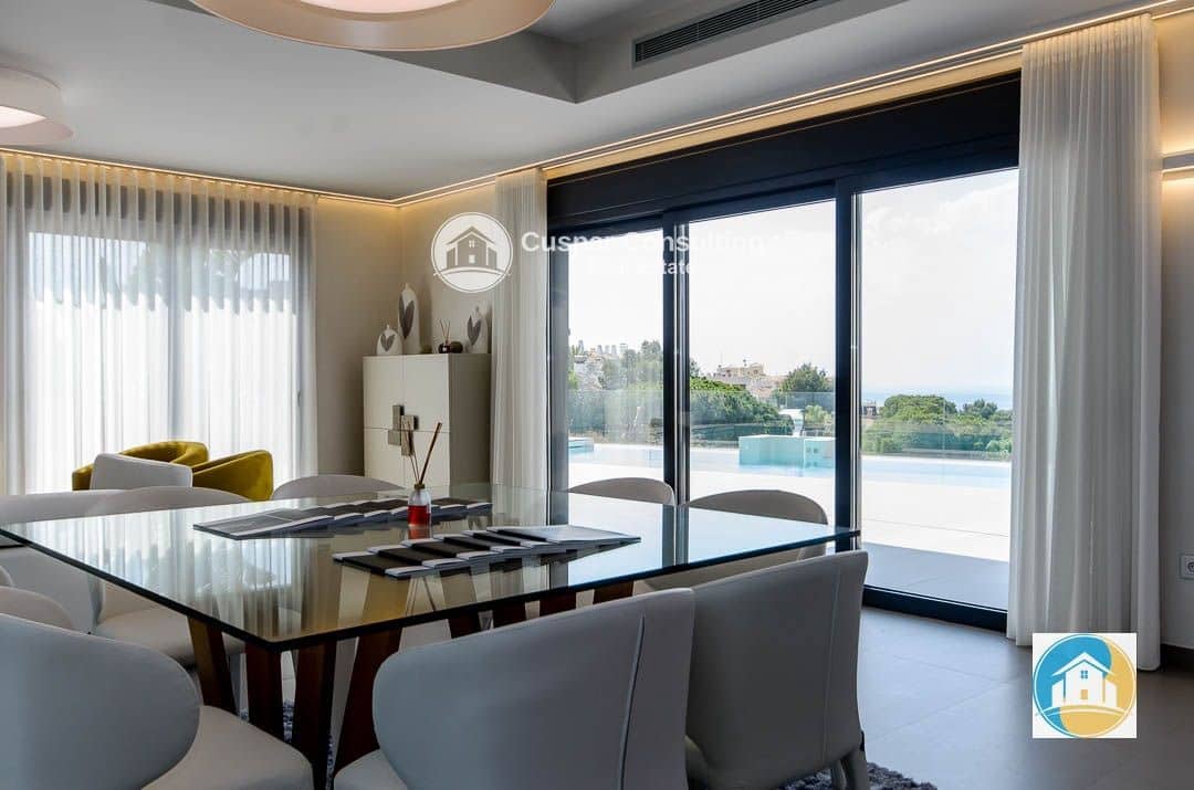 4 sovrum Villa till salu i Orihuela Costa med pool garage - 1 050 000 € (Ref: 8556015)