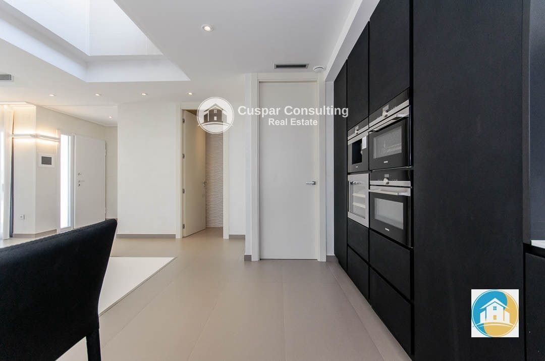 4 sovrum Villa till salu i Orihuela Costa med pool garage - 1 050 000 € (Ref: 8556015)