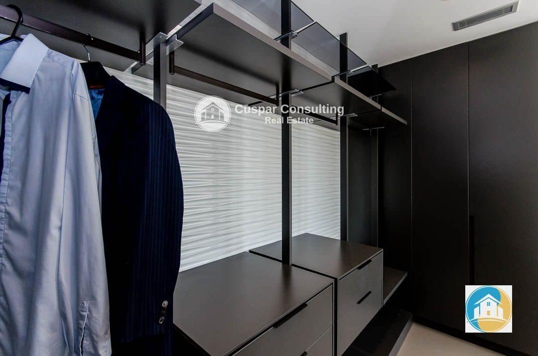 4 sovrum Villa till salu i Orihuela Costa med pool garage - 1 050 000 € (Ref: 8556015)