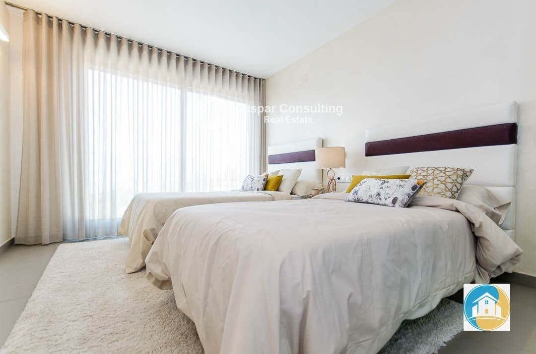 4 sovrum Villa till salu i Orihuela Costa med pool garage - 1 050 000 € (Ref: 8556015)