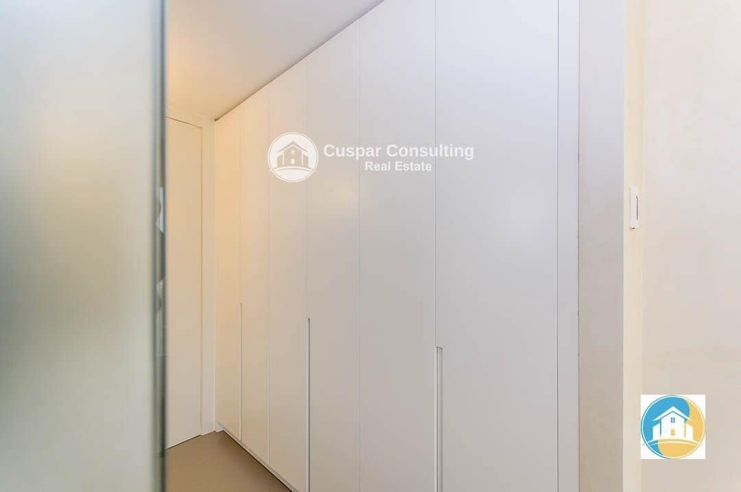 4 sovrum Villa till salu i Orihuela Costa med pool garage - 1 050 000 € (Ref: 8556015)