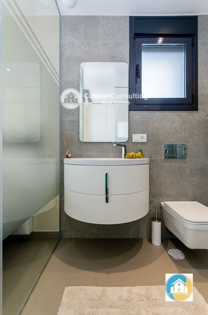 4 sovrum Villa till salu i Orihuela Costa med pool garage - 1 050 000 € (Ref: 8556015)