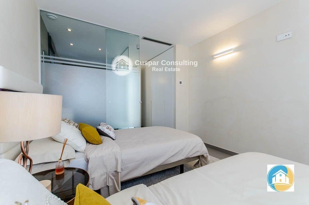 4 sovrum Villa till salu i Orihuela Costa med pool garage - 1 050 000 € (Ref: 8556015)