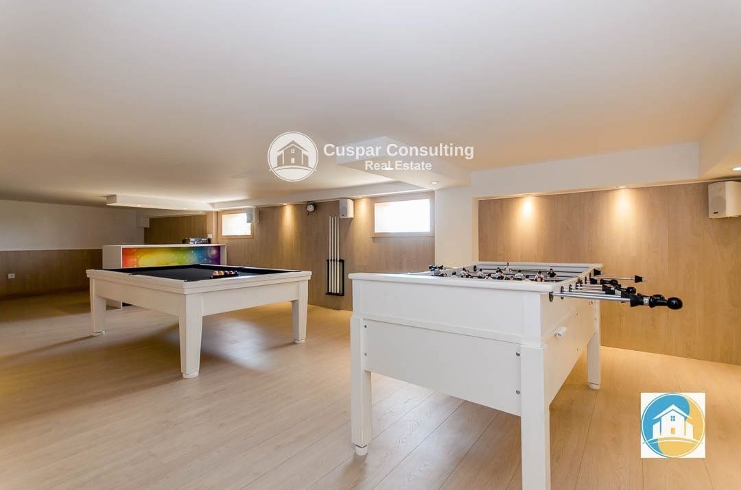 4 sovrum Villa till salu i Orihuela Costa med pool garage - 1 050 000 € (Ref: 8556015)