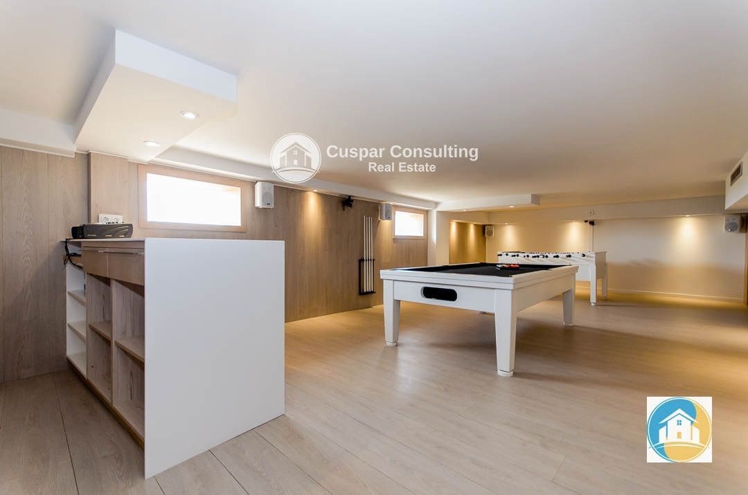 4 sovrum Villa till salu i Orihuela Costa med pool garage - 1 050 000 € (Ref: 8556015)