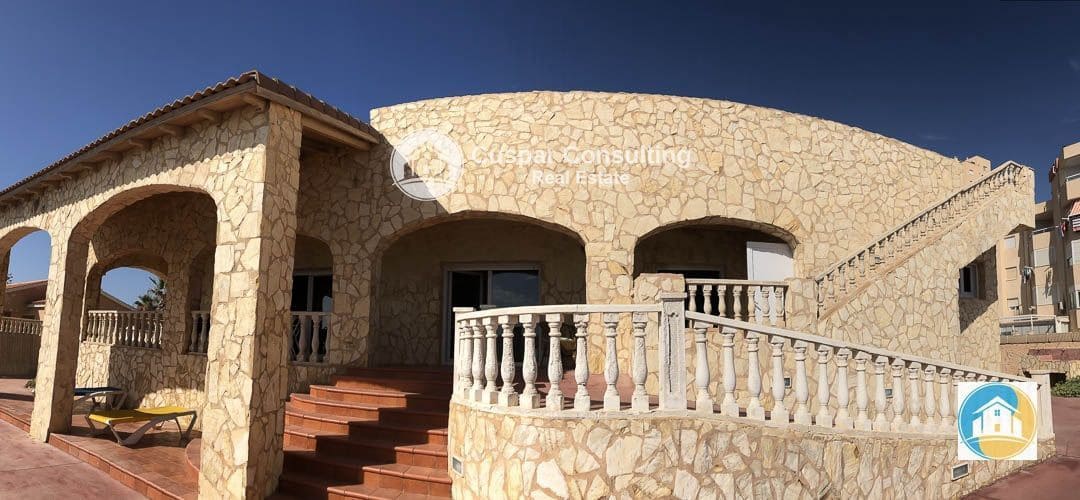 5 soveværelse Villa til salg i La Manga del Mar Menor med swimmingpool garage - € 735.000 (Ref: 8556027)