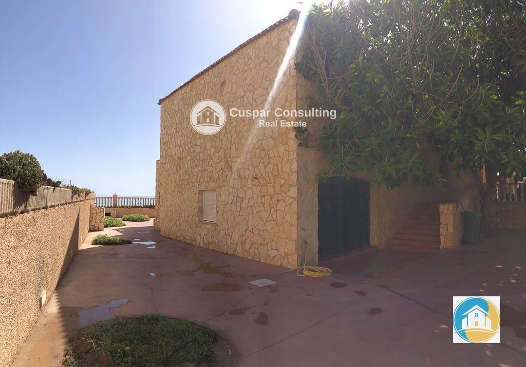 5 soveværelse Villa til salg i La Manga del Mar Menor med swimmingpool garage - € 735.000 (Ref: 8556027)
