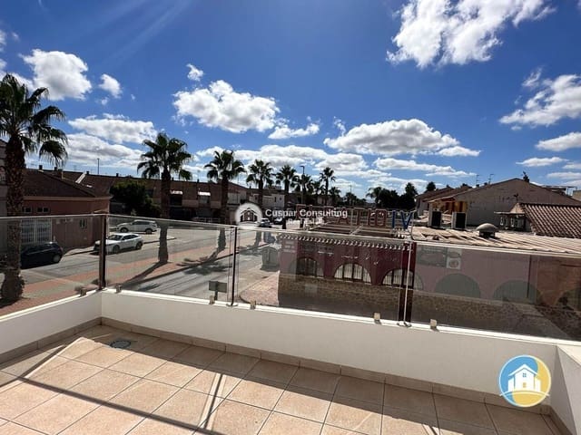 3 soverom Villa til salgs i Centro, Los Alcázares med svømmebasseng garasje - € 539 000 (Ref: 8559287)