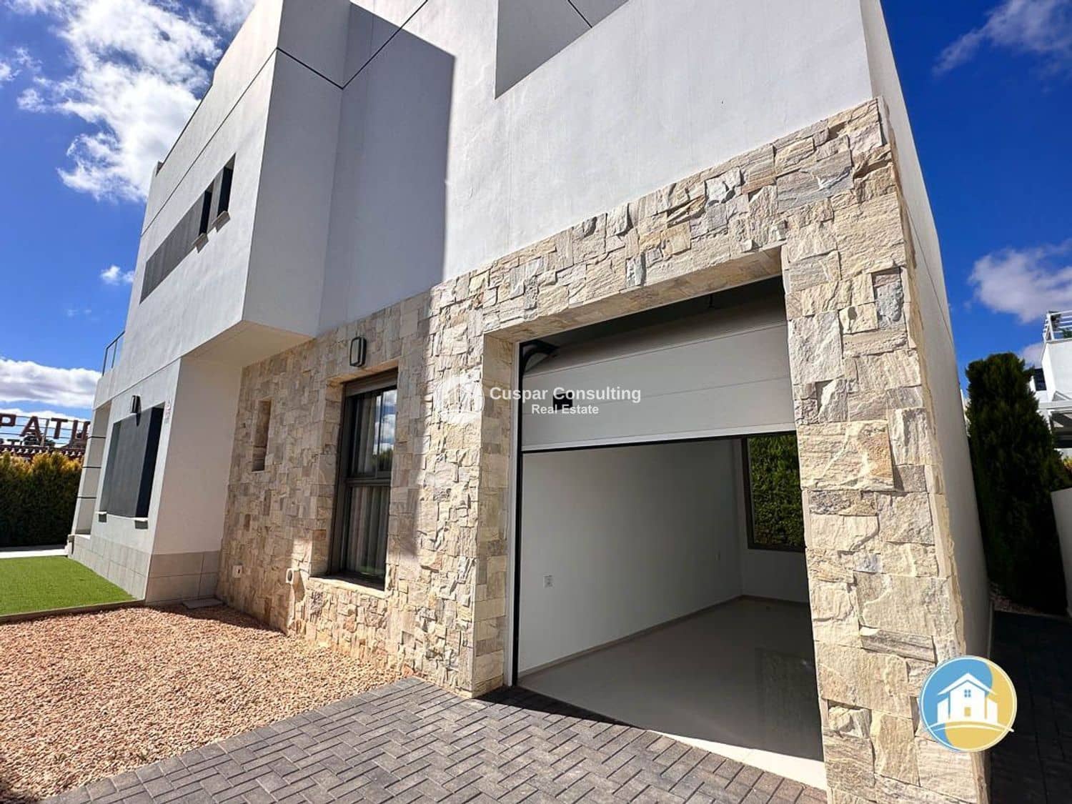 3 soveværelse Villa til salg i Los Alcazares med swimmingpool garage - € 539.000 (Ref: 8559287)