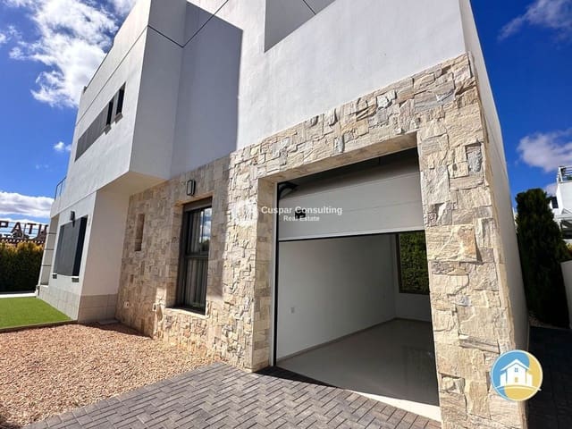 3 soverom Villa til salgs i Centro, Los Alcázares med svømmebasseng garasje - € 539 000 (Ref: 8559287)