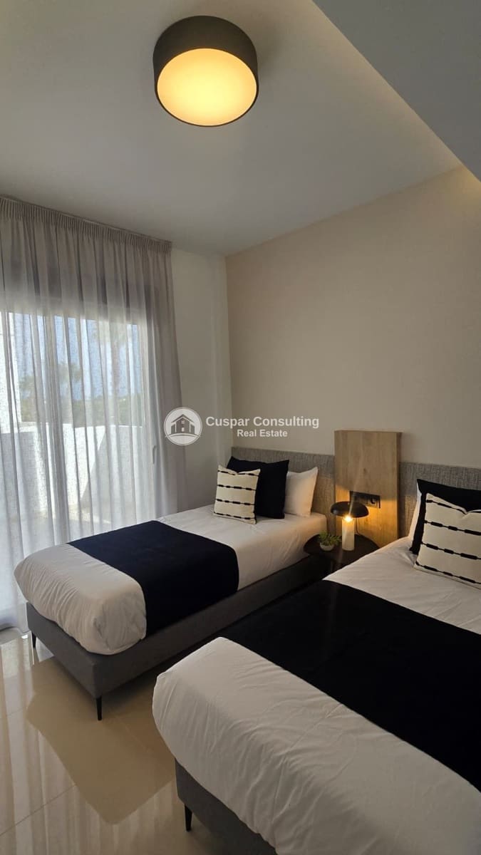 3 soveværelse Villa til salg i Los Alcazares med swimmingpool garage - € 539.000 (Ref: 8559287)