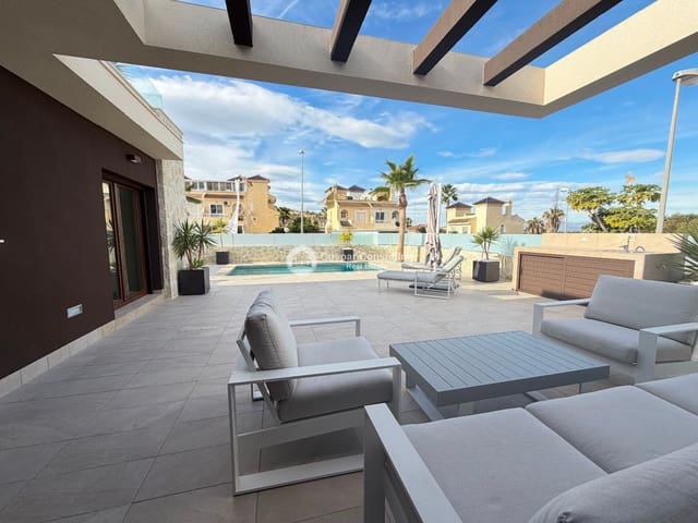 3 camera da letto Villa in vendita in Ciudad Quesada, Rojales con piscina garage - 480.000 € (Rif: 8619570)