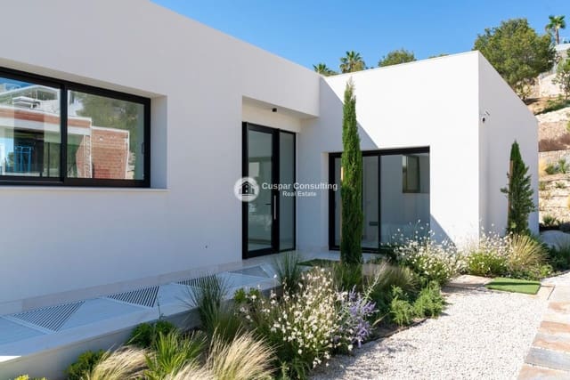 3 bedroom Villa for sale in Dehesa de Campoamor, Orihuela with pool garage - € 900,000 (Ref: 8625882)