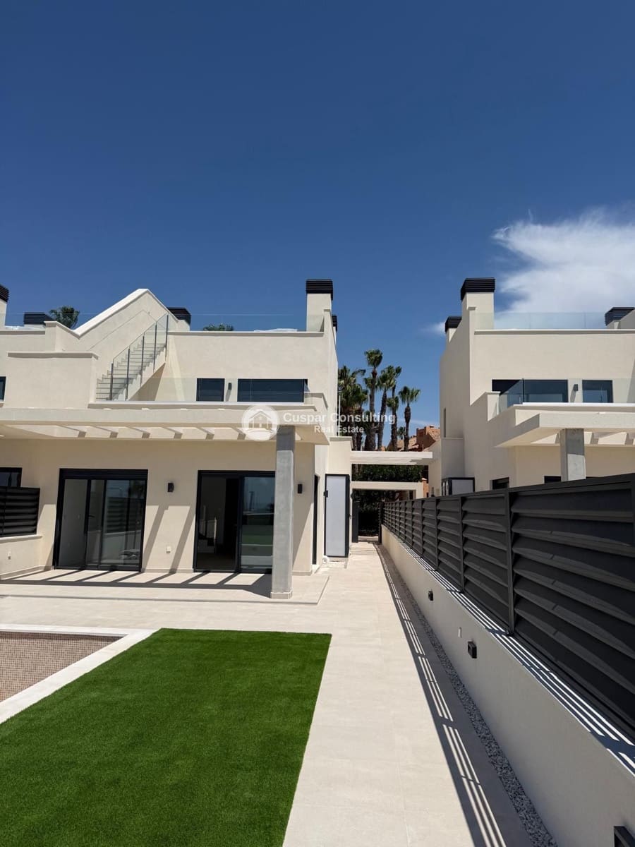 3 slaapkamer Villa te koop in Los Alcazares met zwembad garage - € 1.390.000 (Ref: 8626210)