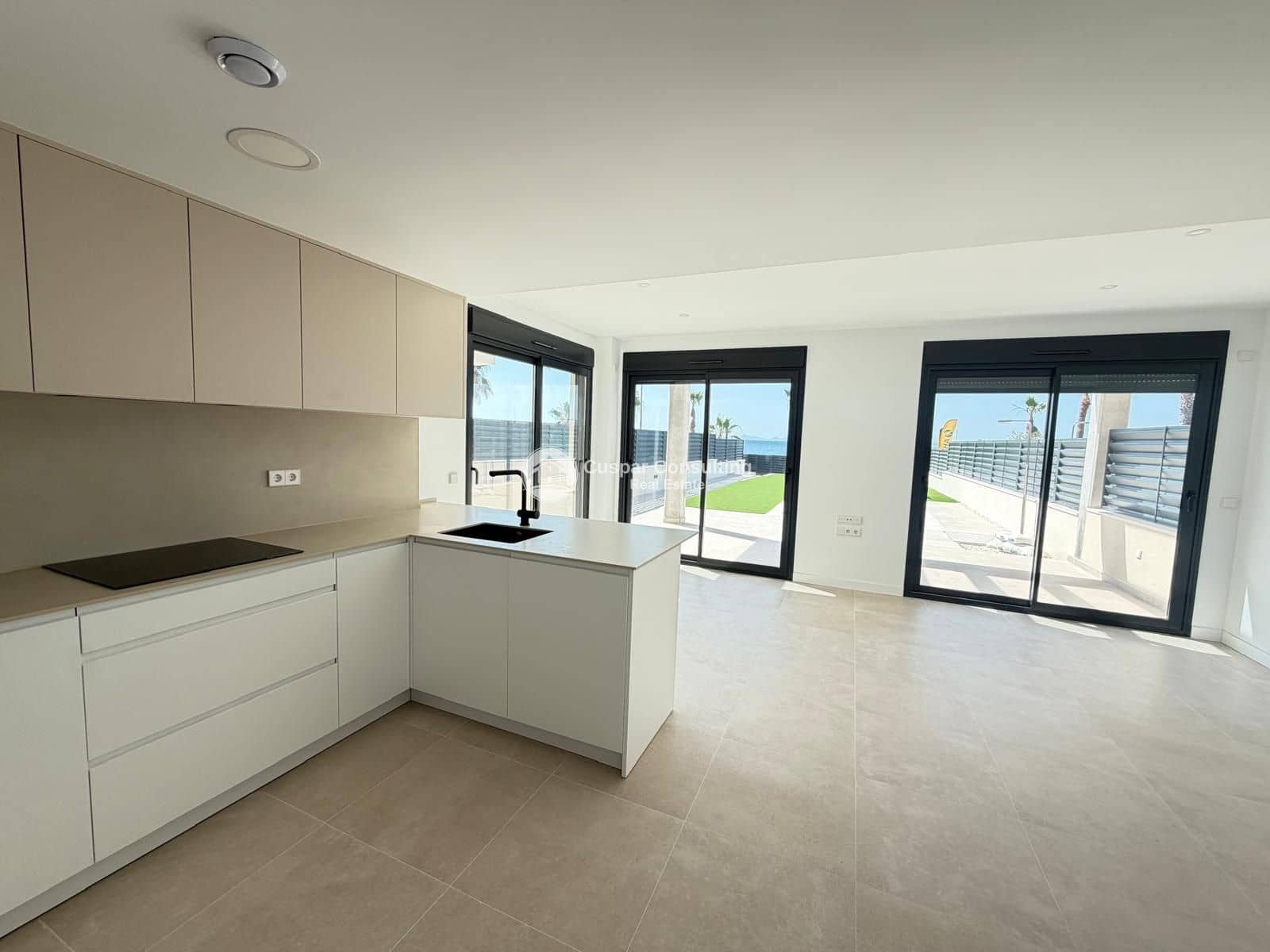 3 slaapkamer Villa te koop in Los Alcazares met zwembad garage - € 1.390.000 (Ref: 8626210)