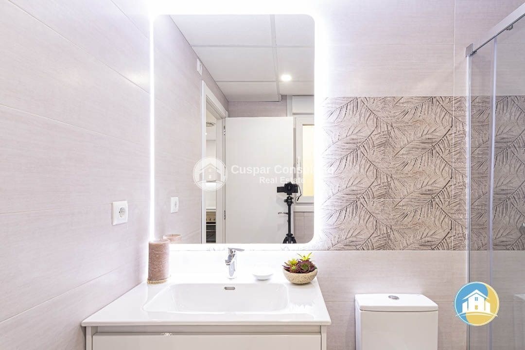 2 soverom Leilighet til salgs i La Manga del Mar Menor med svømmebasseng garasje - € 260 560 (Ref: 8637814)