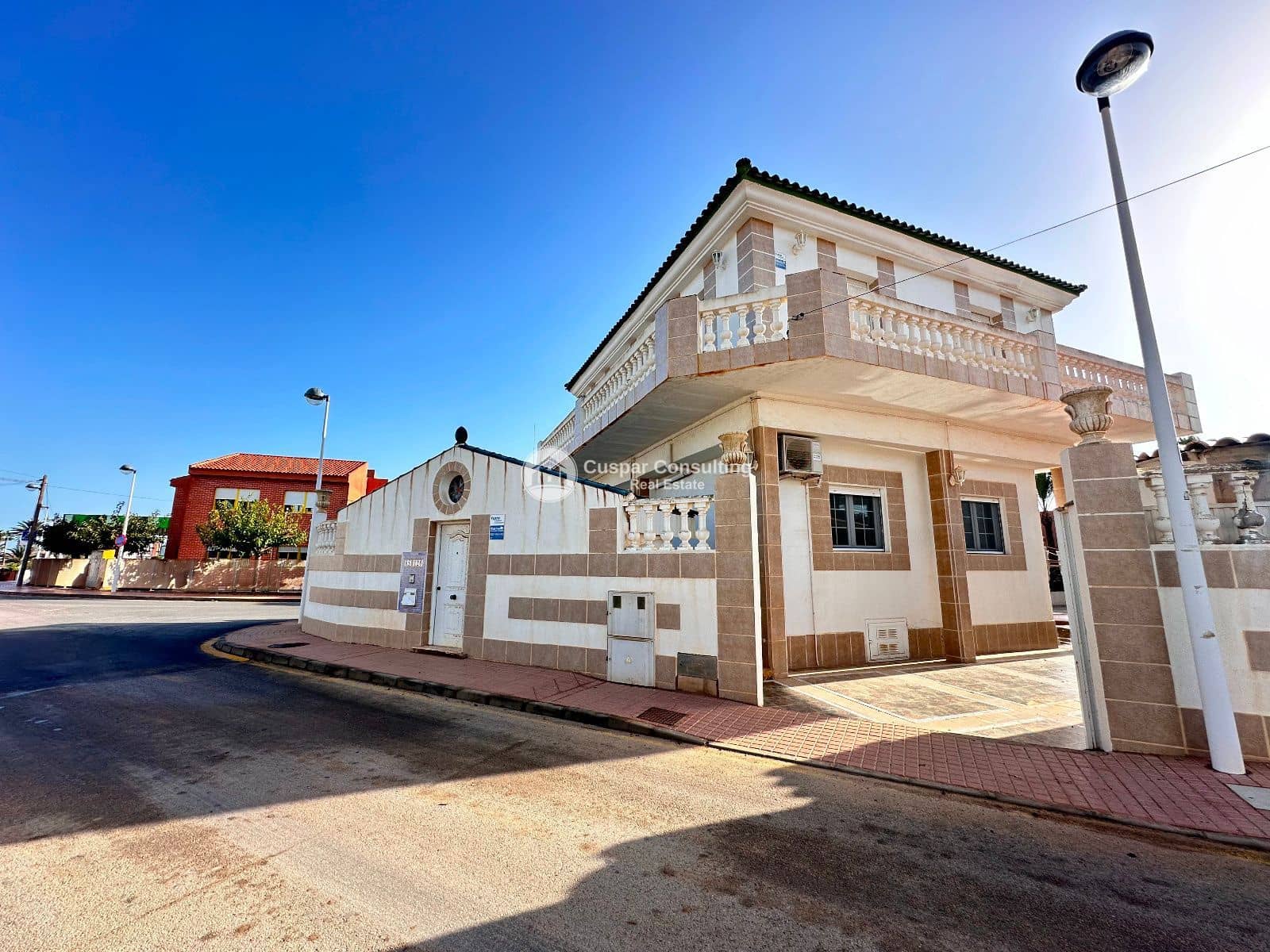 4 soverom Villa til salgs i La Manga del Mar Menor med garasje - € 495 000 (Ref: 8653521)