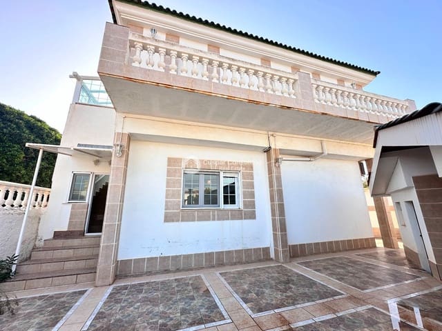 4 soverom Villa til salgs i La Manga del Mar Menor med garasje - € 495 000 (Ref: 8653521)