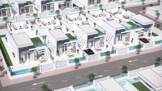 Chalet de 3 habitaciones en Centro, Los Alcázares en venta con piscina garaje - 369.000 € (Ref: 8742851)