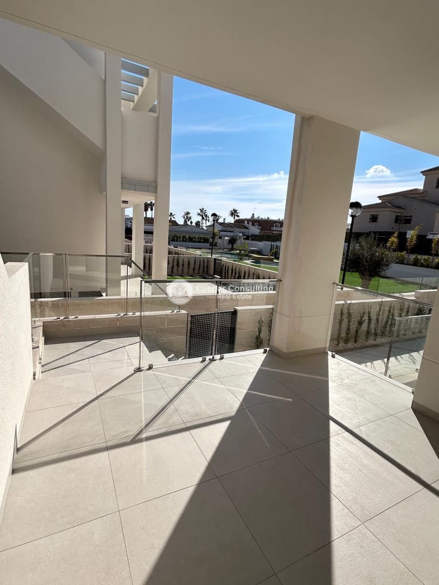 3 slaapkamer Flat te koop in Ciudad Quesada met zwembad garage - € 465.275 (Ref: 8788921)