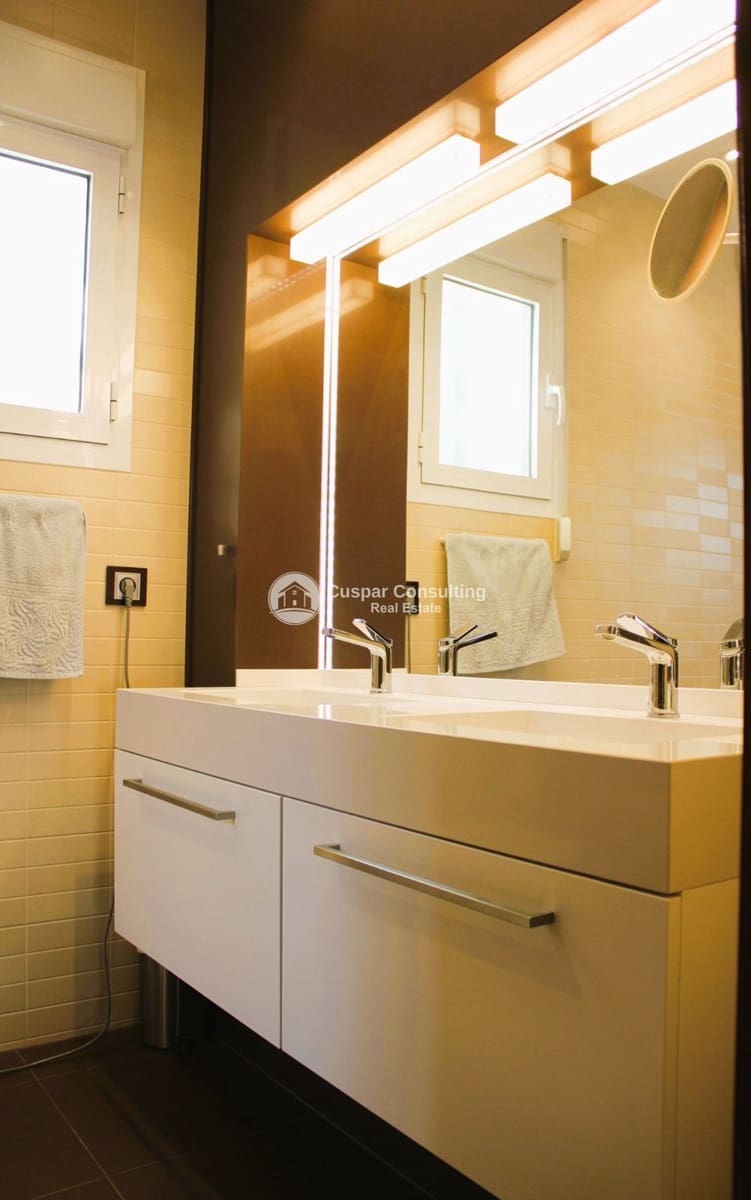 5 bedroom Villa for sale in Dehesa de Campoamor with pool garage - € 1,100,000 (Ref: 8828835)