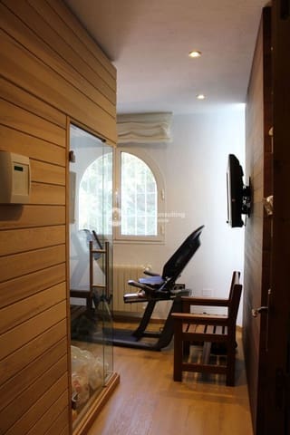 5 bedroom Villa for sale in Dehesa de Campoamor, Orihuela with pool garage - € 1,100,000 (Ref: 8828835)