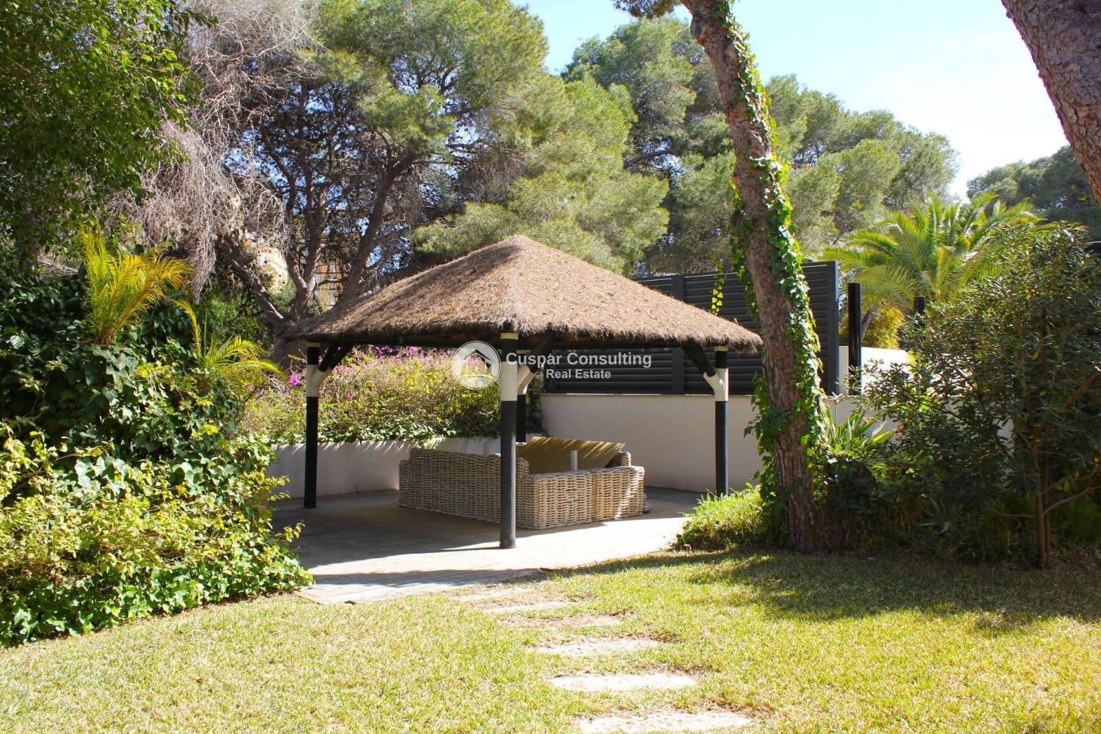 5 bedroom Villa for sale in Dehesa de Campoamor with pool garage - € 1,100,000 (Ref: 8828835)