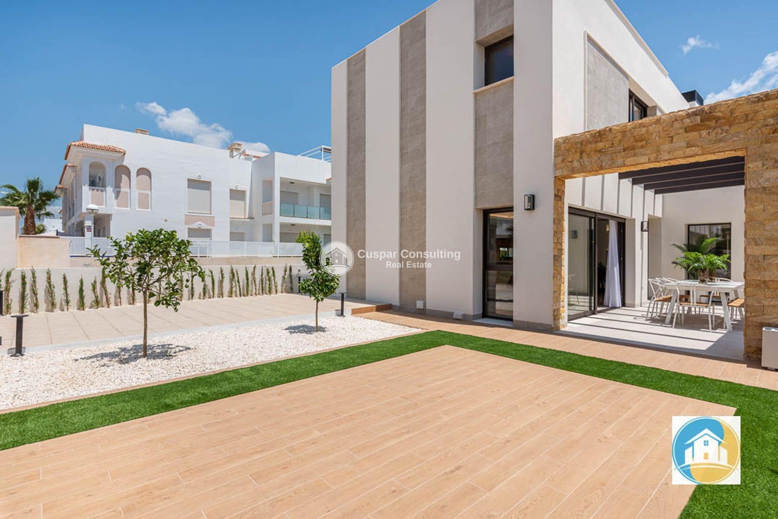 3 bedroom Villa for sale in Ciudad Quesada with pool garage - € 869,555 (Ref: 8886910)