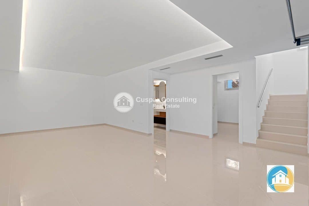 4 camera da letto Villa in vendita in Ciudad Quesada con piscina garage - 975.693 € (Rif: 8887065)