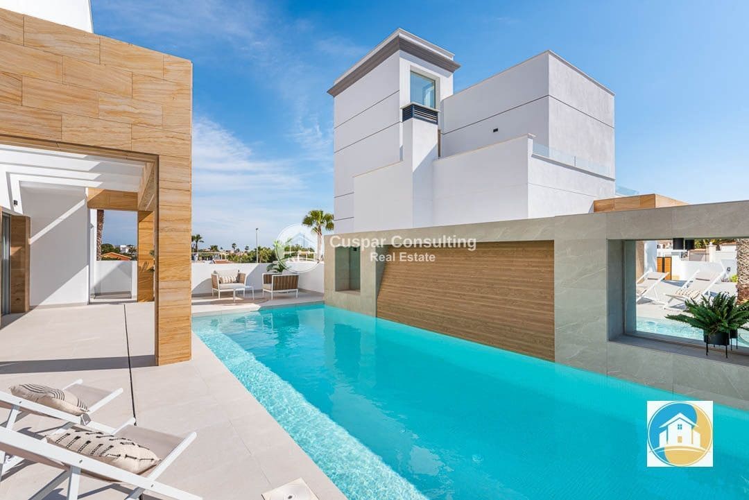 4 camera da letto Villa in vendita in Ciudad Quesada con piscina garage - 975.693 € (Rif: 8887065)