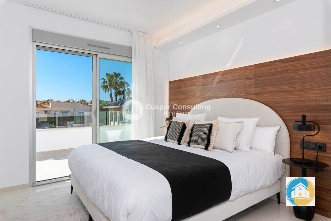 4 camera da letto Villa in vendita in Ciudad Quesada con piscina garage - 975.693 € (Rif: 8887065)