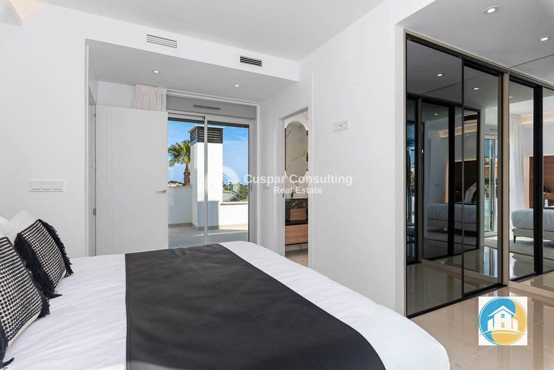 4 camera da letto Villa in vendita in Ciudad Quesada con piscina garage - 975.693 € (Rif: 8887065)