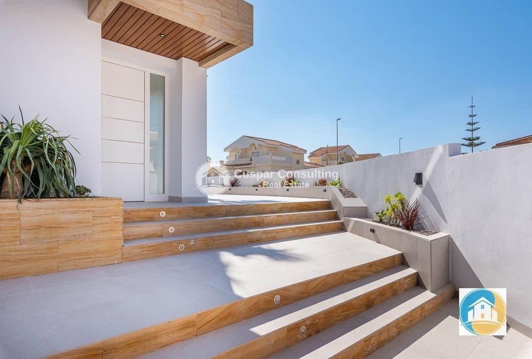 4 camera da letto Villa in vendita in Ciudad Quesada con piscina garage - 975.693 € (Rif: 8887065)