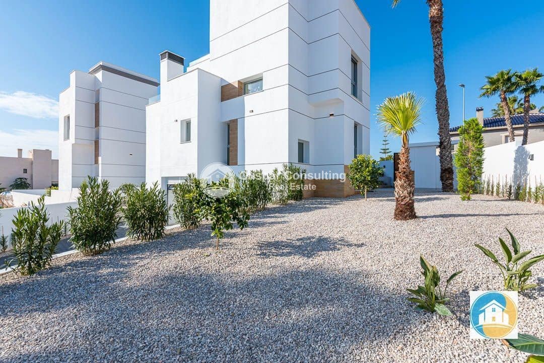 4 camera da letto Villa in vendita in Ciudad Quesada con piscina garage - 975.693 € (Rif: 8887065)