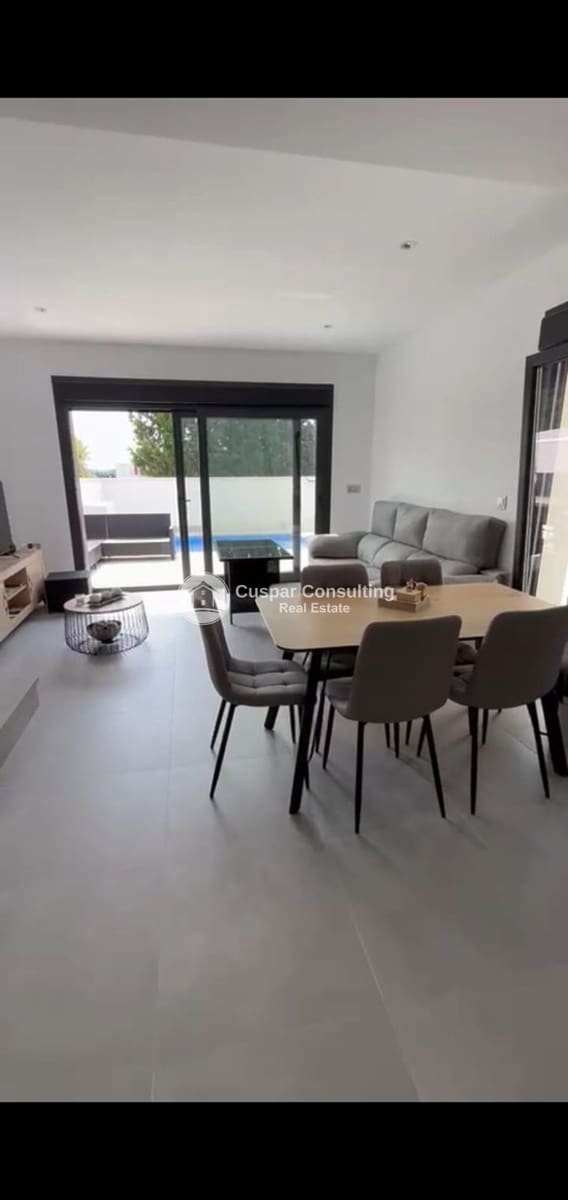 3 soveværelse Byhus til salg i Daya Nueva med swimmingpool garage - € 290.000 (Ref: 8913617)