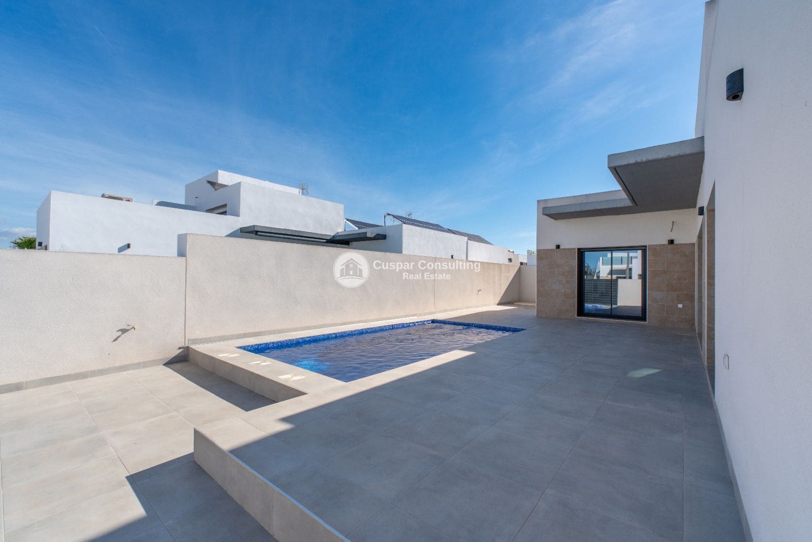 3 makuuhuone Huvila myytävänä paikassa Daya Nueva mukana uima-altaan 
autotalli - 322 000 € (Ref: 8917554)