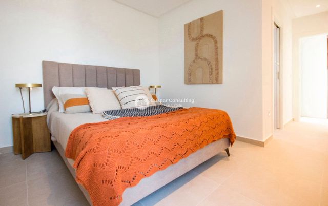 2 soverom Leilighet til salgs i San Fulgencio med svømmebasseng garasje - € 233 000 (Ref: 8937876)