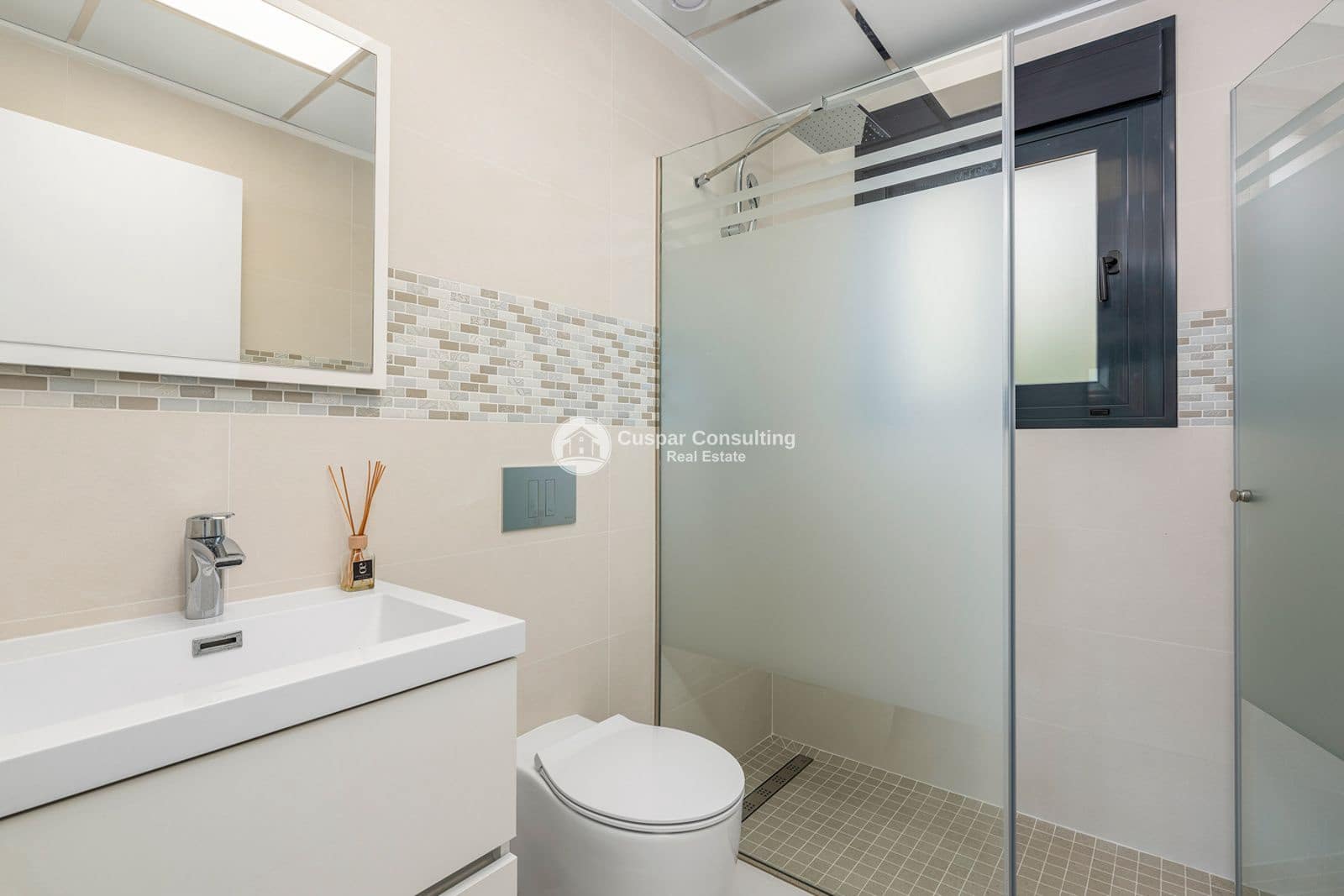 4 sypialnia Penthouse na sprzedaż w La Manga del Mar Menor z basenem garażem - 682 000 € (Ref: 9009837)