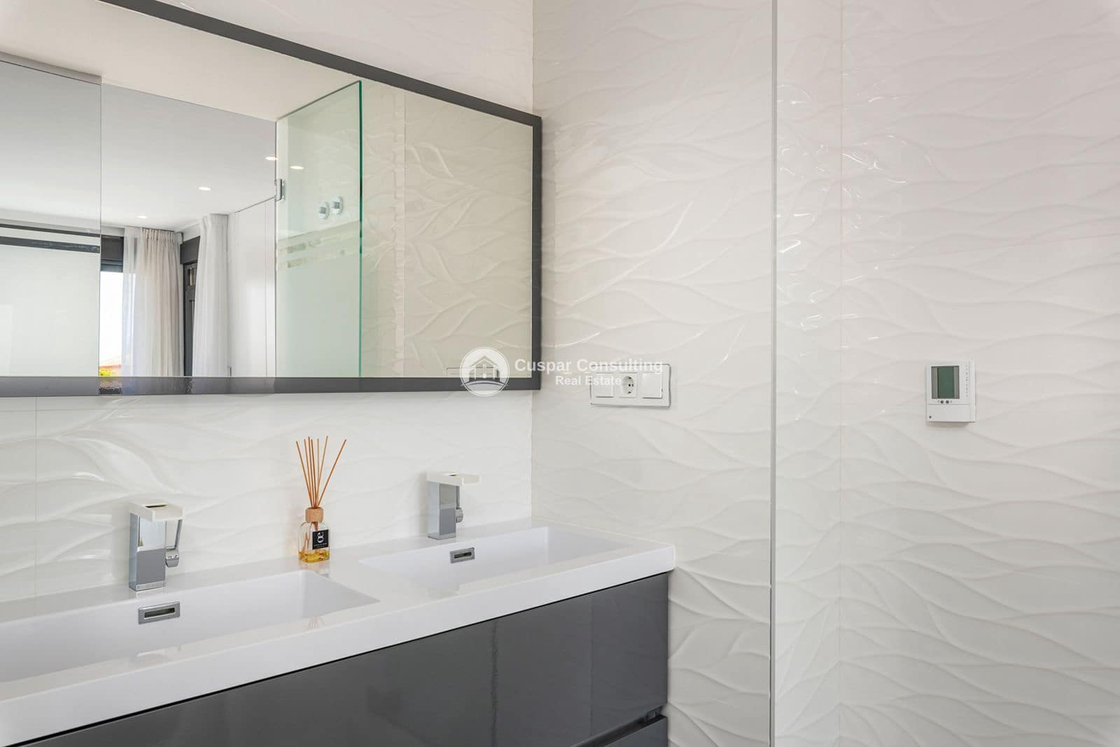 4 sypialnia Penthouse na sprzedaż w La Manga del Mar Menor z basenem garażem - 682 000 € (Ref: 9009837)