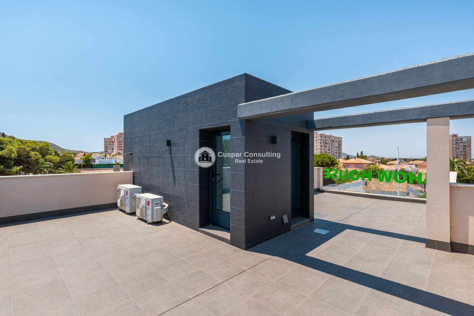 4 sypialnia Penthouse na sprzedaż w La Manga del Mar Menor z basenem garażem - 682 000 € (Ref: 9009837)