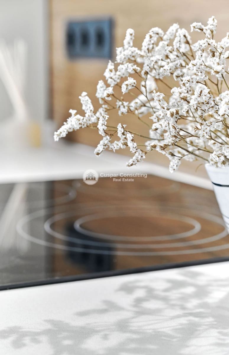 2 soverom Leilighet til salgs i Torrevieja med svømmebasseng garasje - € 330 000 (Ref: 9030927)