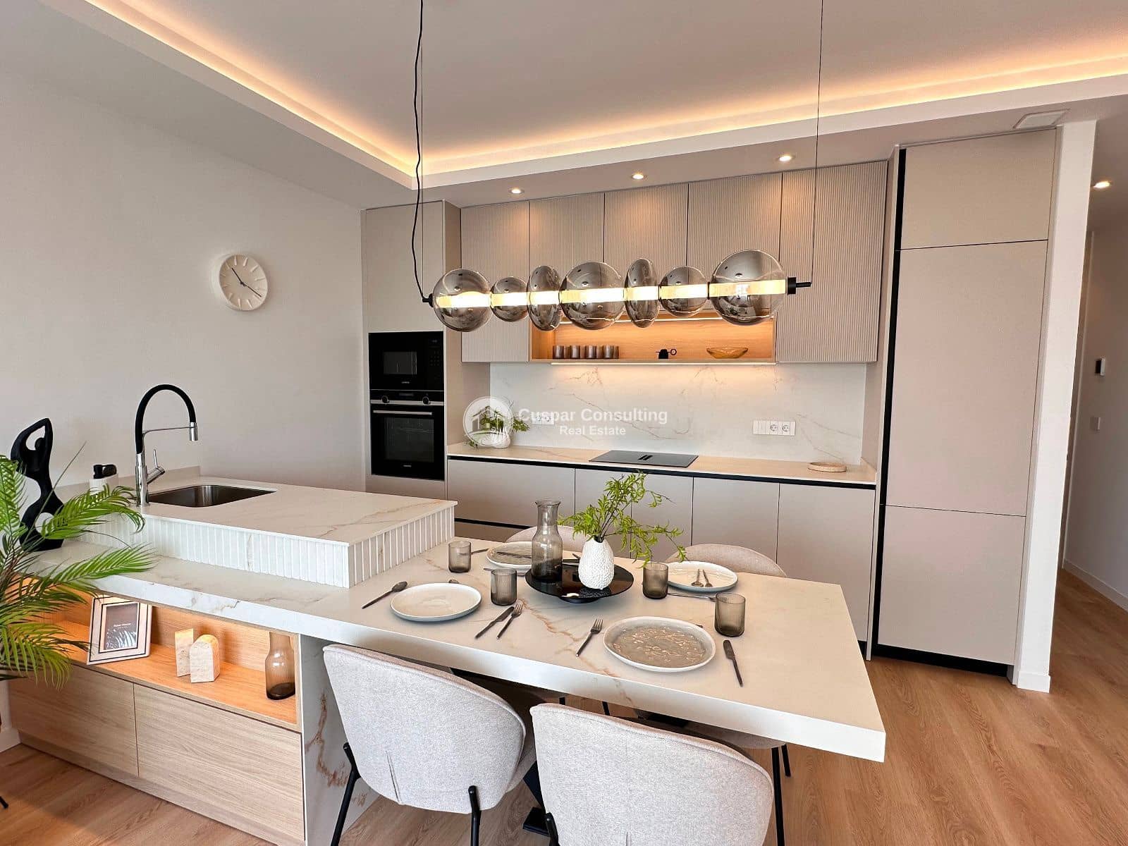 1 slaapkamer Flat te koop in La Manga del Mar Menor met zwembad garage - € 286.000 (Ref: 9064153)