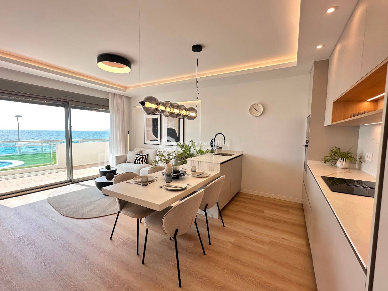 1 slaapkamer Flat te koop in La Manga del Mar Menor met zwembad garage - € 286.000 (Ref: 9064153)