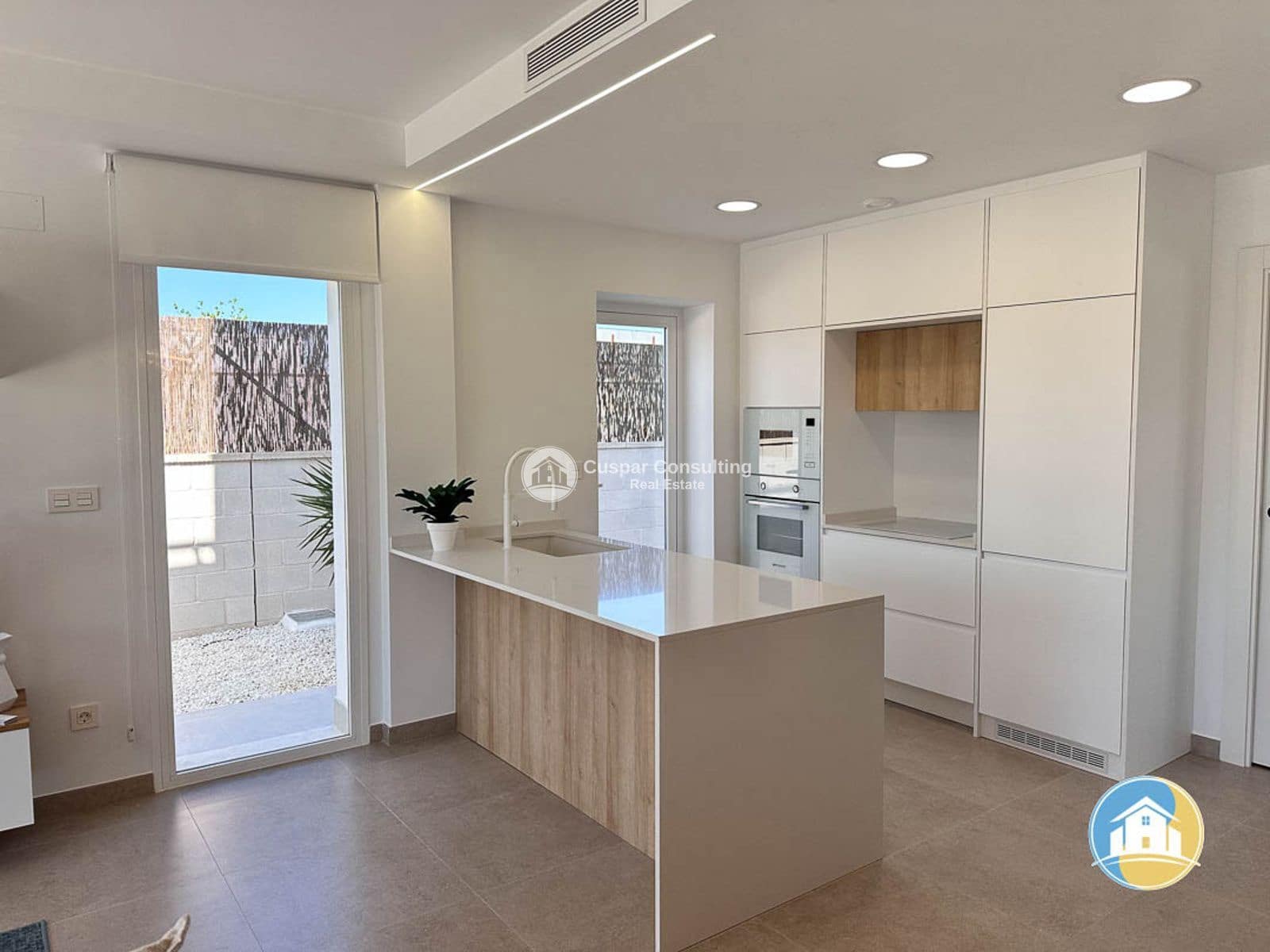 3 bedroom Villa for sale in Pilar de la Horadada with pool garage - € 439,000 (Ref: 9076054)