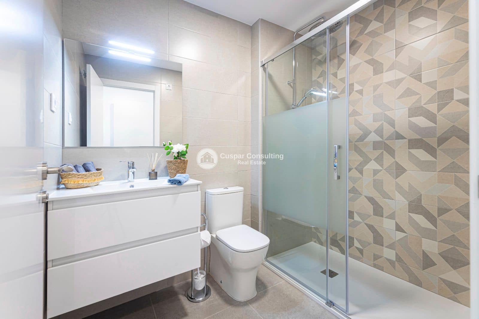 2 soveværelse Lejlighed til salg i Los Alcazares med swimmingpool - € 205.178 (Ref: 9082817)