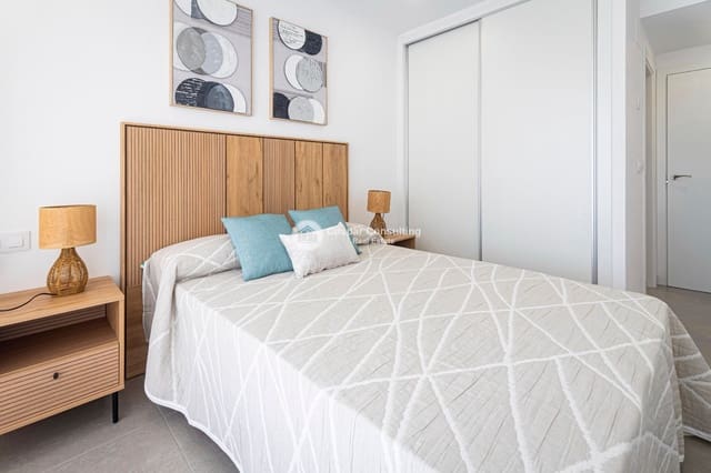 2 soveværelse Lejlighed til salg i Los Alcázares med swimmingpool - € 205.178 (Ref: 9082817)