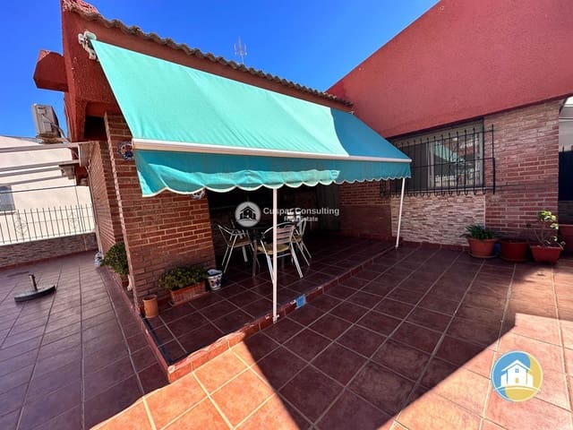 3 bedroom Villa for sale in San Pedro del Pinatar ciudad, San Pedro del Pinatar - € 191,000 (Ref: 9123588)