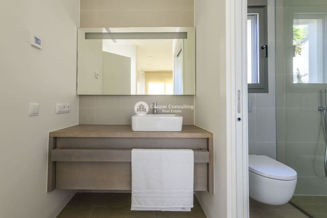 3 quarto Moradia para venda em Las Colinas Golf, Orihuela com piscina garagem - 835 000 € (Ref: 9133460)